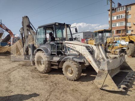 Сервисная инспекция экскаватора-погрузчика TEREX TL 825-RM - 1